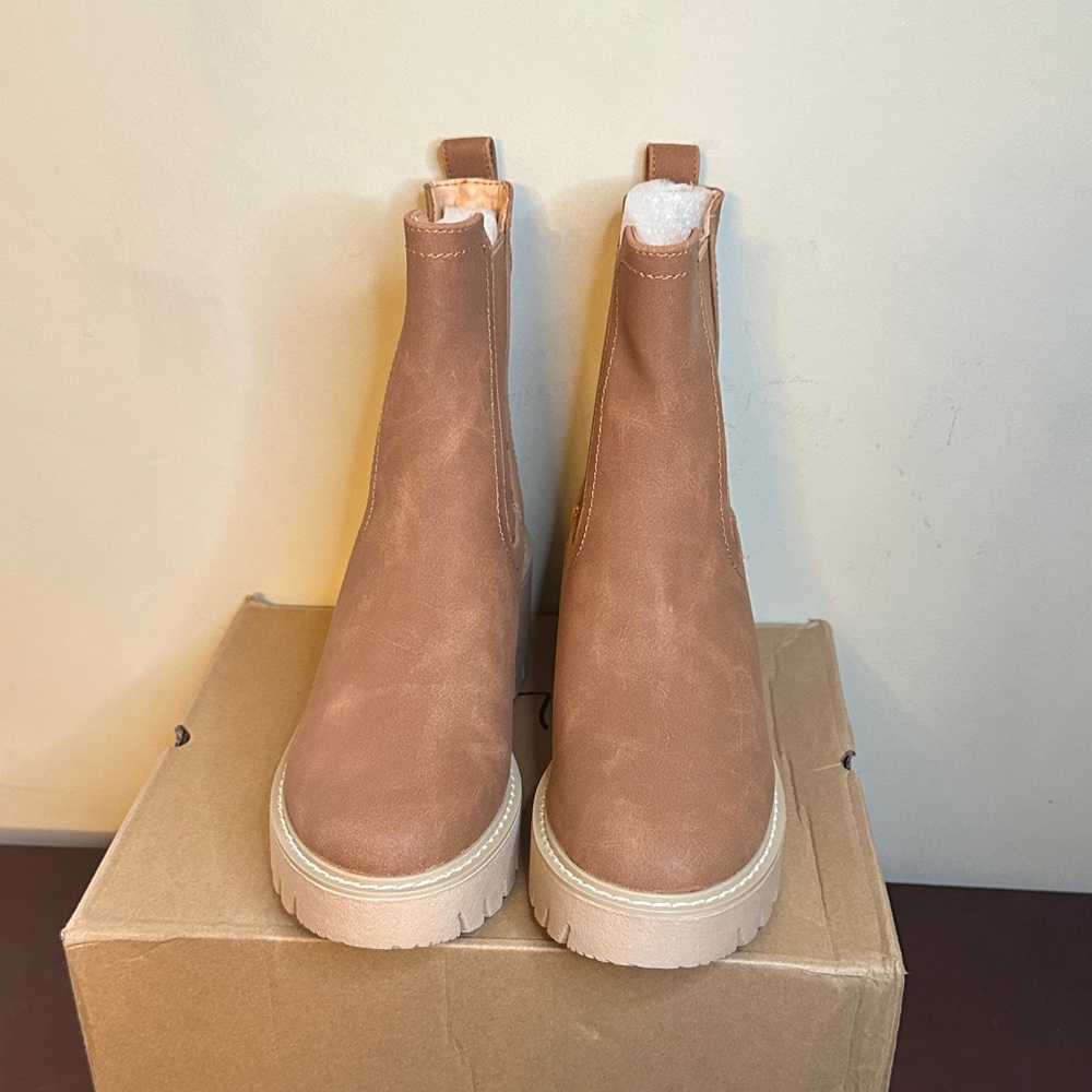 Chunky Heel Tan Boots